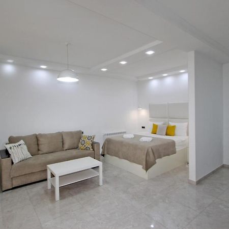 Appartment Lux, 2 Bedroom Єреван Екстер'єр фото