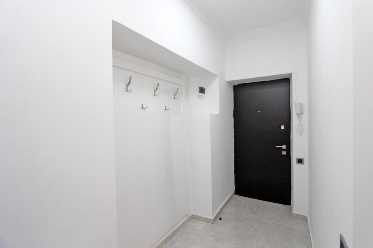 Appartment Lux, 2 Bedroom Єреван Екстер'єр фото