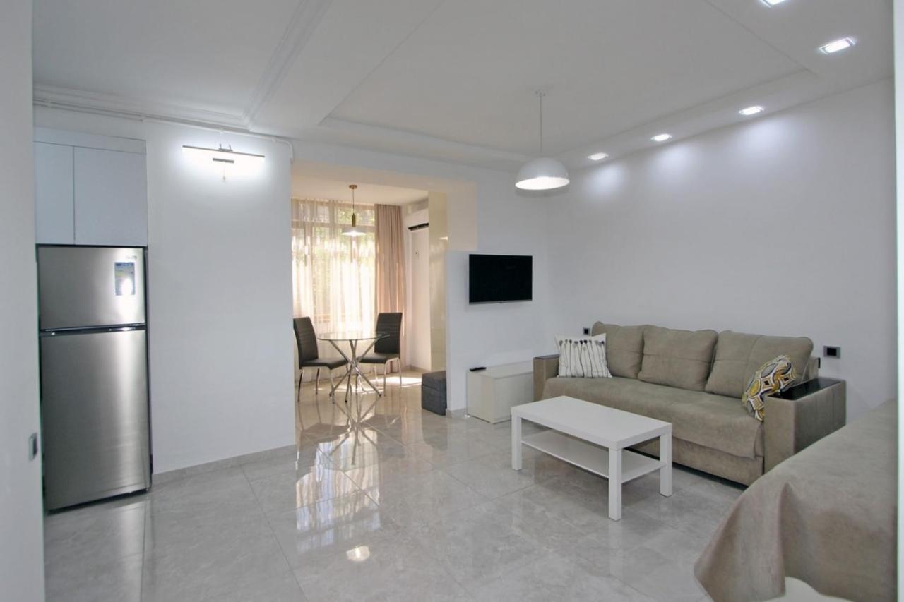 Appartment Lux, 2 Bedroom Єреван Екстер'єр фото
